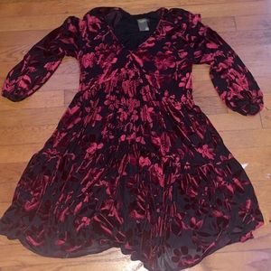 would be so pretty for a gathering, homecoming, winter ball!